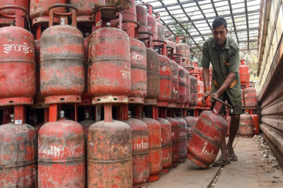 LPG संकट: 9 महीने से सिलिंडर नहीं लिया तो सेवाएं बंद, दोबारा बुकिंग के लिए करानी होगी KYC