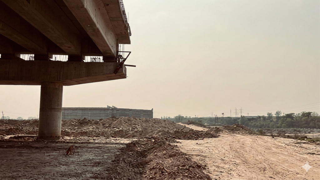 दिल्ली-मेरठ एक्सप्रेसवे फेज 5 निर्माण स्थल, मेरठ, उत्तर प्रदेश — NHAI परियोजना 2026