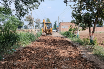 गुरुग्राम में 47 लाख रुपये की लागत से 2.5 km की नई सड़क का काम शुरू; लोगों को काफी राहत मिलेगी।