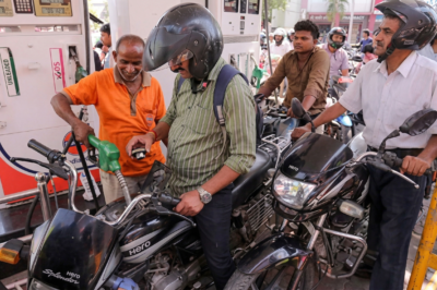 प्रीमियम पेट्रोल-डीजल की कीमतों में भारी बढ़ोतरी — 1 अप्रैल 2026 का ताजा अपडेट